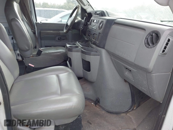 2009 Ford Econoline Cargo z VIN 1FTNE24L99DA19725, wystawiony jako IAAI lot #41652405 z przebiegiem Nie podano mil oraz . Historia ofert i sprzedaży dostępna na DreamBid. Obrazek 5.