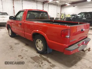 2003 GMC Sonoma SLS with VIN 1GTCS14X838120039, listed as a IAAI auction lot 41471166 with 114,099 mi miles. Bid and sale history available at carsss.com. Image 3.