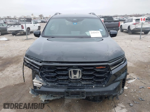 2023 Honda Pilot TrailSport with VIN 5FNYG1H63PB051646, listed as a IAAI auction lot 41069614 with 28,730 mi miles. Bid and sale history available at carsss.com. Image 12.