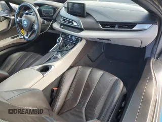 2016 BMW i8 z VIN WBY2Z2C54GV675234, wystawiony jako Copart lot #74126583 z przebiegiem 6272 mil mil oraz Szkody całkowita. Historia ofert i sprzedaży dostępna na DreamBid. Obrazek 8.