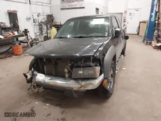 2005 Chevrolet Colorado LS Z71 with VIN 1GCDT196258150397, listed as a IAAI auction lot 41389994 with 325,613 mi miles. Bid and sale history available at carsss.com. Image 2.