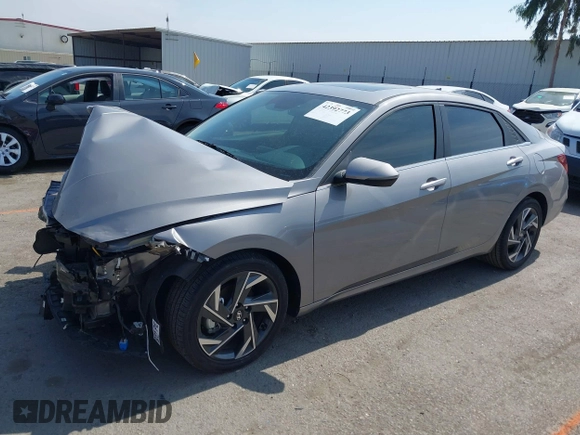 2024 Hyundai Elantra Limited z VIN KMHLN4DJ7RU096025, wystawiony jako IAAI lot #42392773 z przebiegiem 11 616 mil mil oraz . Historia ofert i sprzedaży dostępna na DreamBid. Obrazek 16.