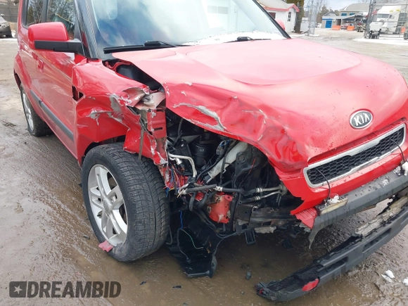 2010 Kia Soul + with VIN KNDJT2A27A7160893, listed as a IAAI auction lot 41312041 with 221,568 mi miles. Bid and sale history available at carsss.com. Image 6.