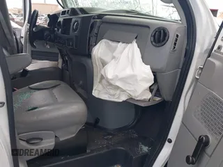2011 Ford Econoline Passenger XL с VIN 1FBSS3BL5BDB09954, выставлен на аукционе IAAI как лот 41325653 с пробегом Не указан миль и . История ставок и продаж доступна на DreamBid. Изображение 5.