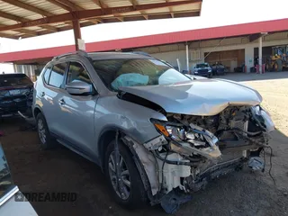 2020 Nissan Rogue SV z VIN 5N1AT2MT9LC795169, wystawiony jako IAAI lot #42111314 z przebiegiem 102 083 mil mil oraz . Historia ofert i sprzedaży dostępna na DreamBid. Obrazek 1.
