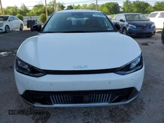 2024 Kia EV6 Wind with VIN KNDC34LA1R5193694, listed as a Copart auction lot 52608375 with 39,879 mi miles and Clean Title. Bid and sale history available at carsss.com. Image 5.