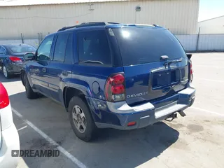 2003 Chevrolet TrailBlazer LS with VIN 1GNDS13S832174543, listed as a IAAI auction lot 42087307 with 123,519 mi miles. Bid and sale history available at carsss.com. Image 3.
