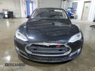2013 Tesla Model S Performance с VIN 5YJSA1DP1DFP04296, выставлен на аукционе Copart как лот 61494385 с пробегом 35 075 миль миль и Чистый • Clean title. История ставок и продаж доступна на DreamBid. Изображение 5.