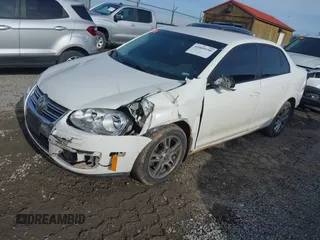 2009 Volkswagen Jetta S с VIN 3VWJM71K89M126759, выставлен на аукционе IAAI как лот 41089190 с пробегом 217 559 миль миль и . История ставок и продаж доступна на DreamBid. Изображение 17.