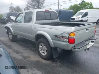 2001 Toyota Tacoma PreRunner with VIN 5TEGN92N71Z812474, listed as a IAAI auction lot 41870464 with 220,650 mi miles. Bid and sale history available at carsss.com. Image 3.