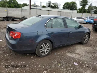 2005 Volkswagen Jetta 2.5L с VIN 3VWDF71K65M607420, выставлен на аукционе Copart как лот 59906585 с пробегом 136 949 миль миль и Списание • Salvage title. История ставок и продаж доступна на DreamBid. Изображение 3.