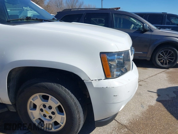 2011 Chevrolet Suburban LT with VIN 1GNSCJE07BR342646, listed as a IAAI auction lot 41698811 with 118,856 mi miles. Bid and sale history available at carsss.com. Image 6.