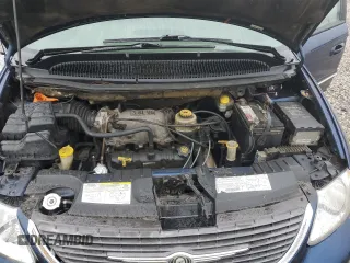 2001 Chrysler Town & Country LXi with VIN 2C8GP54L61R406351, listed as a Copart auction lot 44060465 with 251,921 mi miles and Salvage Title. Bid and sale history available at DreamBid. Image 12.