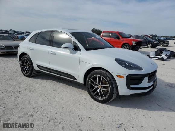 2022 Porsche Macan with VIN WP1AA2A56NLB08618, listed as a Copart auction lot 43106245 with 14,848 mi miles and Salvage Title. Bid and sale history available at carsss.com. Image 4.