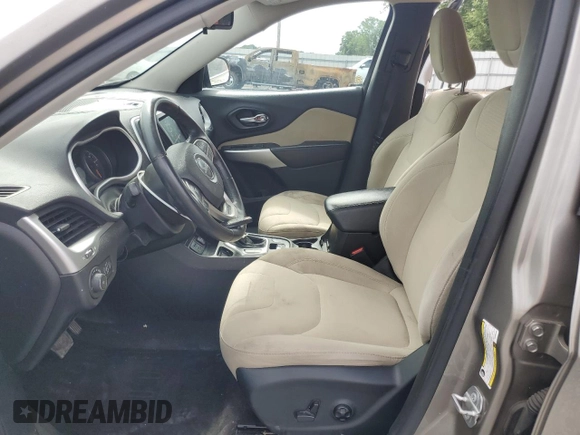 2017 Jeep Cherokee Latitude с VIN 1C4PJLCB5HW593440, выставлен на аукционе Copart как лот 57594885 с пробегом 143 874 миль миль и Списание • Salvage title. История ставок и продаж доступна на DreamBid. Изображение 7.