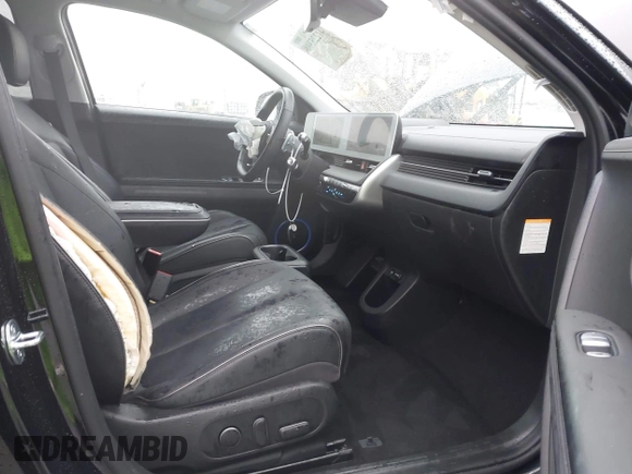 2023 Hyundai Ioniq 5 Limited z VIN KM8KRDAF1PU169550, wystawiony jako IAAI lot #41583097 z przebiegiem 17 430 mil mil oraz . Historia ofert i sprzedaży dostępna na DreamBid. Obrazek 5.