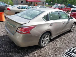 2013 Nissan Altima SV with VIN 1N4AL3AP2DN434914, listed as a IAAI auction lot 42344723 with 182,200 mi miles and . Bid and sale history available at DreamBid. Image 4.