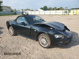 2017 FIAT 124 Spider Elaborazione Abarth z VIN JC1NFAEK0H0106560, wystawiony jako Copart lot #72044394 z przebiegiem Nie podano mil oraz Szkody całkowita. Historia ofert i sprzedaży dostępna na DreamBid. Obrazek 4.