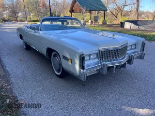 1975 Cadillac Eldorado z VIN 6L67S5Q231981, wystawiony jako Copart lot #85390914 z przebiegiem 83 777 mil mil oraz Czysty tytuł • Clean title. Historia ofert i sprzedaży dostępna na DreamBid. Obrazek 1.