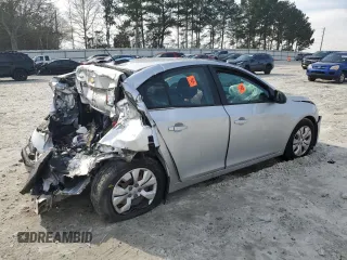 2015 Chevrolet Cruze LS z VIN 1G1PA5SH7F7300851, wystawiony jako Copart lot #48953325 z przebiegiem 95 547 mil mil oraz Szkoda całkowita • Salvage title. Historia ofert i sprzedaży dostępna na DreamBid. Obrazek 3.