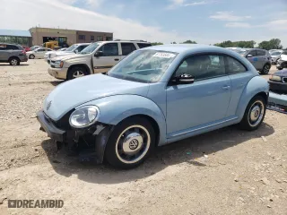2012 Volkswagen Beetle 2.5L PZEV with VIN 3VWJP7AT8CM643602, listed as a Copart auction lot 61753504 with 90,057 mi miles and Salvage Title. Bid and sale history available at carsss.com. Image 1.