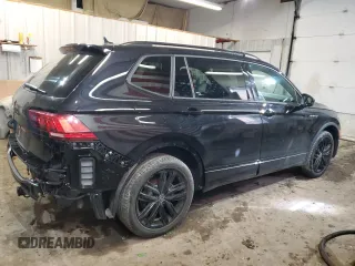 2022 Volkswagen Tiguan SE R-Line Black with VIN 3VV8B7AX8NM102055, listed as a Copart auction lot 47085015 with 20,007 mi miles and Salvage Title. Bid and sale history available at DreamBid. Image 3.