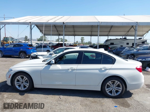 2016 BMW 3 Series 328i z VIN WBA8E9C56GK648695, wystawiony jako IAAI lot #42303074 z przebiegiem 106 192 mil mil oraz . Historia ofert i sprzedaży dostępna na DreamBid. Obrazek 14.