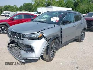 2024 Jeep Compass Limited z VIN 3C4NJDCN4RT595193, wystawiony jako IAAI lot #42275126 z przebiegiem 26 638 mil mil oraz . Historia ofert i sprzedaży dostępna na DreamBid. Obrazek 17.