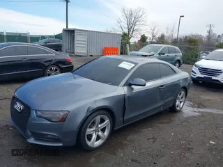 2013 Audi A5 Premium Plus z VIN WAULFAFR8DA070141, wystawiony jako IAAI lot #41729584 z przebiegiem 176 662 mil mil oraz . Historia ofert i sprzedaży dostępna na DreamBid. Obrazek 2.