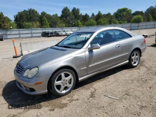 2004 Mercedes-Benz CLK 500 z VIN WDBTJ75J34F102172, wystawiony jako Copart lot #56057825 z przebiegiem 87 683 mil mil oraz Szkoda całkowita • Salvage title. Historia ofert i sprzedaży dostępna na DreamBid. Obrazek 1.