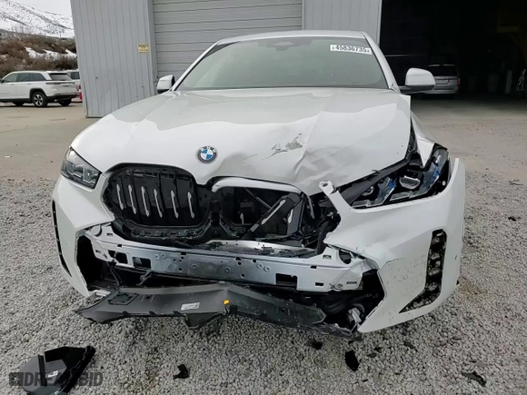 2025 BMW X6 xDrive40i with VIN 5UX33EX02S9Y43959, listed as a Copart auction lot 45836735 with 0 mi miles and Salvage Title. Bid and sale history available at carsss.com. Image 11.