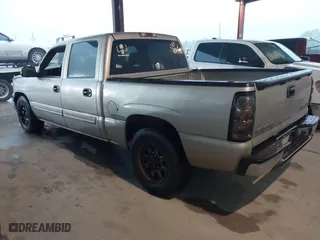 2004 Chevrolet Silverado 1500 Crew Cab LS with VIN 2GCEC13TX41390981, listed as a IAAI auction lot 42084772 with 108,207 mi miles. Bid and sale history available at carsss.com. Image 3.