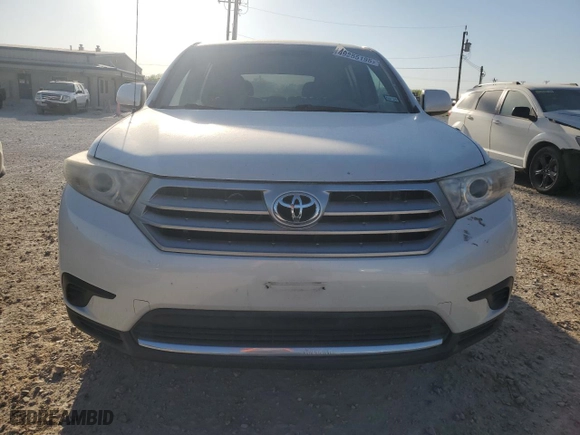 2011 Toyota Highlander with VIN 5TDZK3EHXBS027630, listed as a Copart auction lot 49255195 with 189,829 mi miles and Clean Title. Bid and sale history available at carsss.com. Image 5.