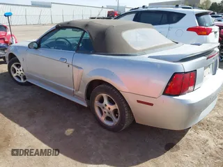 2001 Ford Mustang Deluxe with VIN 1FAFP444X1F141737, listed as a IAAI auction lot 41900152 with 132,080 mi miles. Bid and sale history available at carsss.com. Image 3.