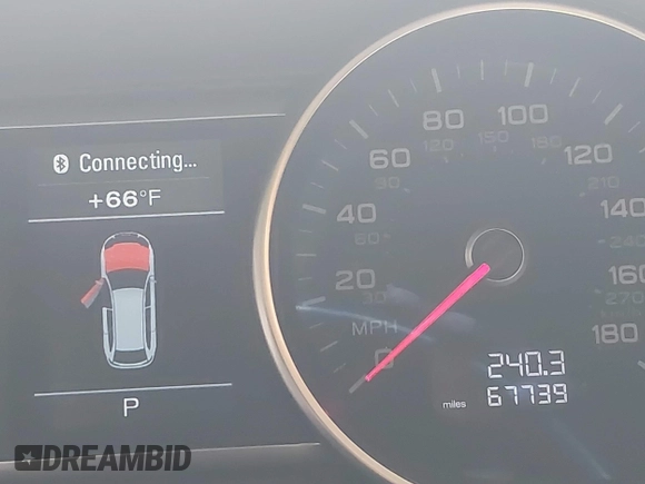 2015 Audi Q7 Premium Plus с VIN WA1LGAFE9FD025864, выставлен на аукционе IAAI как лот 42490868 с пробегом 67 739 миль миль и . История ставок и продаж доступна на DreamBid. Изображение 15.