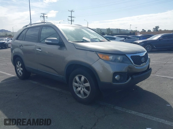 2013 Kia Sorento LX with VIN 5XYKT4A28DG394676, listed as a IAAI auction lot 41409435 with 167,003 mi miles. Bid and sale history available at carsss.com. Image 1.