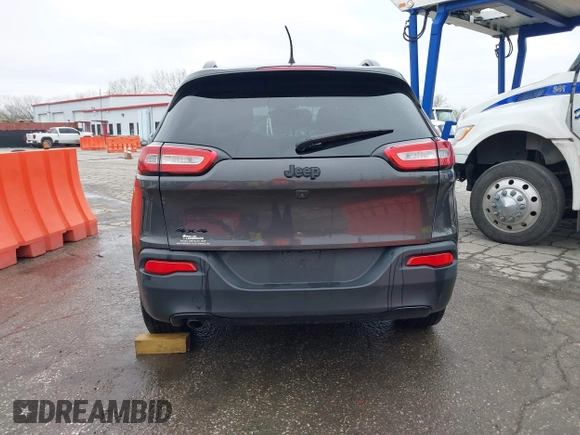 2017 Jeep Cherokee Limited with VIN 1C4PJMDB4HW664678, listed as a IAAI auction lot 39110325 with 47,880 mi miles and . Bid and sale history available at DreamBid. Image 16.
