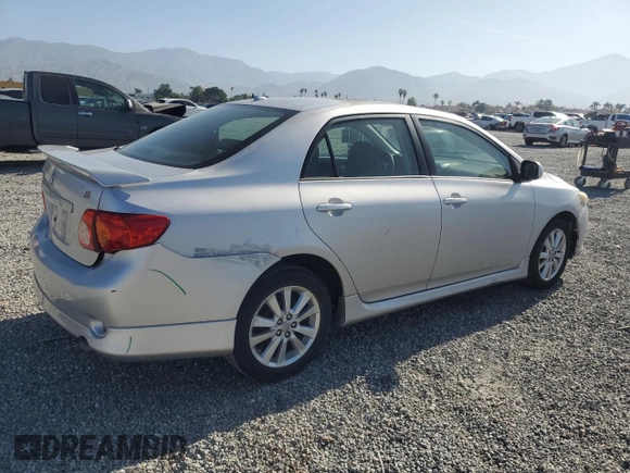 2010 Toyota Corolla z VIN 1NXBU4EE2AZ380585, wystawiony jako Copart lot #57024125 z przebiegiem 175 334 mil mil oraz Szkoda całkowita • Salvage title. Historia ofert i sprzedaży dostępna na DreamBid. Obrazek 3.