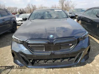 2024 BMW i5 M60 z VIN WBY43FK07RCR84752, wystawiony jako Copart lot #43782755 z przebiegiem 12 175 mil mil oraz Szkoda całkowita • Salvage title. Historia ofert i sprzedaży dostępna na DreamBid. Obrazek 5.