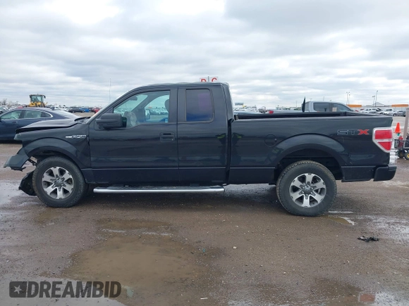 2013 Ford F-150 XL z VIN 1FTFX1CF9DFD48104, wystawiony jako IAAI lot #41562168 z przebiegiem 113 267 mil mil oraz . Historia ofert i sprzedaży dostępna na DreamBid. Obrazek 14.
