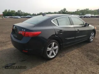 2013 Acura ILX Technology with VIN 19VDE1F7XDE010201, listed as a Copart auction lot 59670845 with 132,139 mi miles and Salvage title. Bid and sale history available at DreamBid. Image 3.