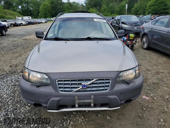 2002 Volvo V70 with VIN YV1SZ58D821062434, listed as a Copart auction lot 61400425 with 279,631 mi miles and Clean title. Bid and sale history available at DreamBid. Image 5.