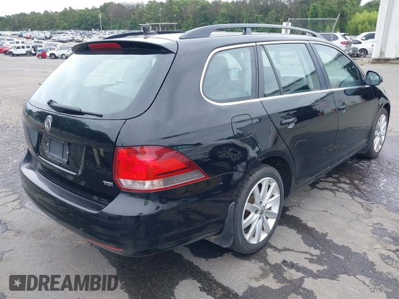 2014 Volkswagen Jetta TDI w/Sunroof & Nav with VIN 3VWPL7AJ9EM609661, listed as a IAAI auction lot 42600438 with 105,958 mi miles and . Bid and sale history available at DreamBid. Image 4.