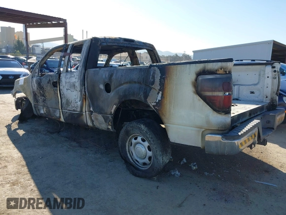 2010 Ford F-150 XL z VIN 1FTEX1CW6AFC06963, wystawiony jako IAAI lot #41357597 z przebiegiem Nie podano mil oraz . Historia ofert i sprzedaży dostępna na DreamBid. Obrazek 3.