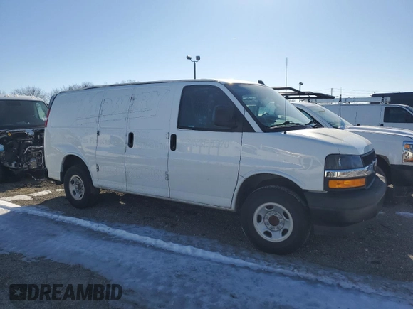 2020 Chevrolet Express Cargo Van with VIN 1GCWGAFG8L1188409, listed as a Copart auction lot 83660584 with 0 mi miles and Salvage Title. Bid and sale history available at carsss.com. Image 4.