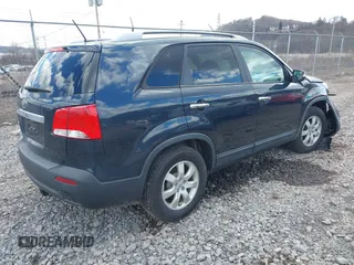 2013 Kia Sorento LX with VIN 5XYKT4A21DG333508, listed as a IAAI auction lot 41863120 with 110,219 mi miles. Bid and sale history available at carsss.com. Image 4.