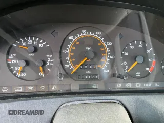 1992 Mercedes-Benz 500 z VIN WDBFA66EXNF052820, wystawiony jako Copart lot #55408835 z przebiegiem 113 571 mil mil oraz Tytuł czysty. Historia ofert i sprzedaży dostępna na DreamBid. Obrazek 8.