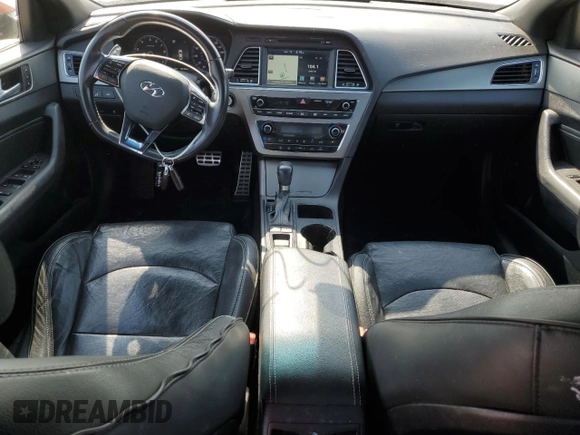 2015 Hyundai Sonata Sport z VIN 5NPE34AB4FH153139, wystawiony jako Copart lot #52351525 z przebiegiem 104 165 mil mil oraz Czysty tytuł • Clean title. Historia ofert i sprzedaży dostępna na DreamBid. Obrazek 8.
