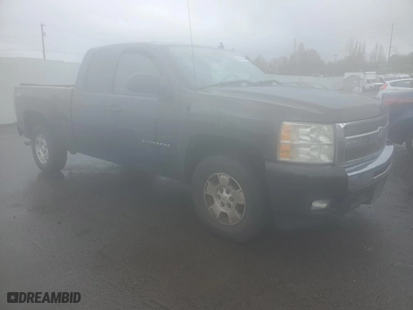 2010 Chevrolet Silverado 1500 LT with VIN 1GCSKSE31AZ128570, listed as a Copart auction lot 50063485 with 200,814 mi miles and Salvage Title. Bid and sale history available at carsss.com. Image 4.