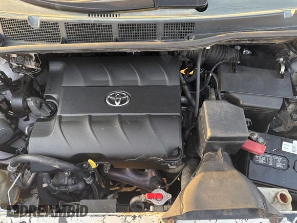 2015 Toyota Sienna LE AAS z VIN 5TDKK3DC5FS679407, wystawiony jako Copart lot #60572255 z przebiegiem 71 303 mil mil oraz Szkoda całkowita • Salvage title. Historia ofert i sprzedaży dostępna na DreamBid. Obrazek 7.